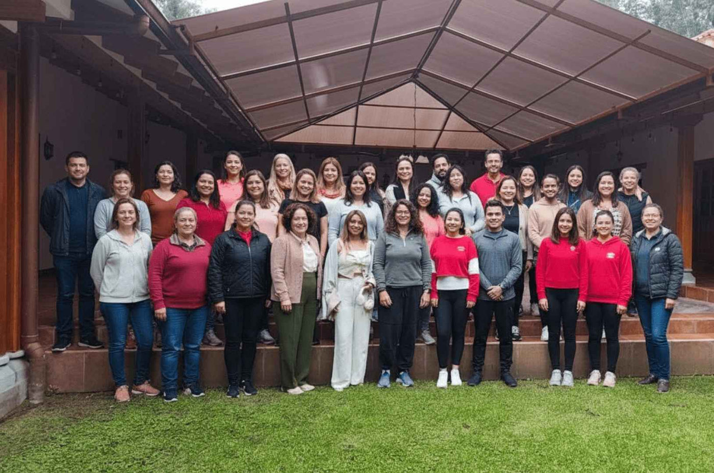 Grupo de una generación presencial de Escuela Avanzada 360